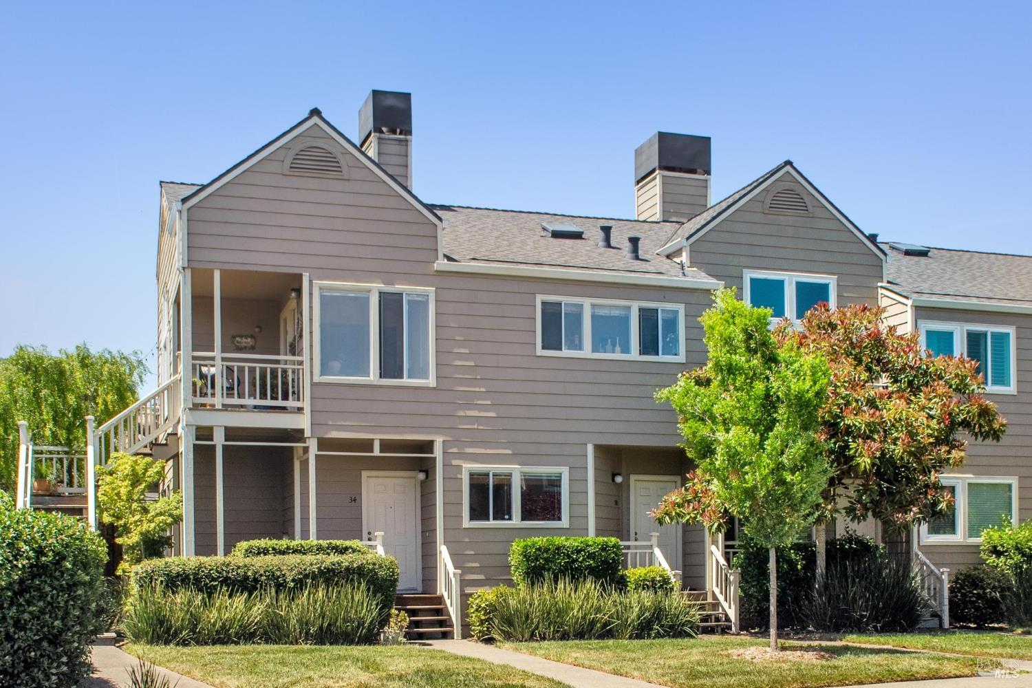 34 Creekside Ct