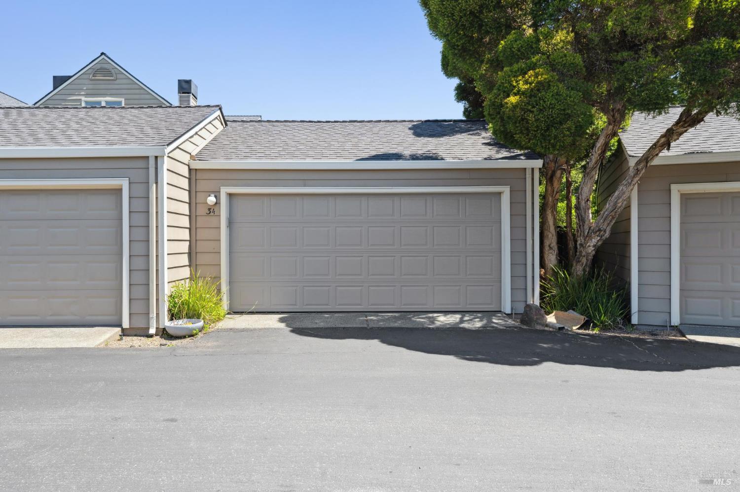 34 Creekside Ct