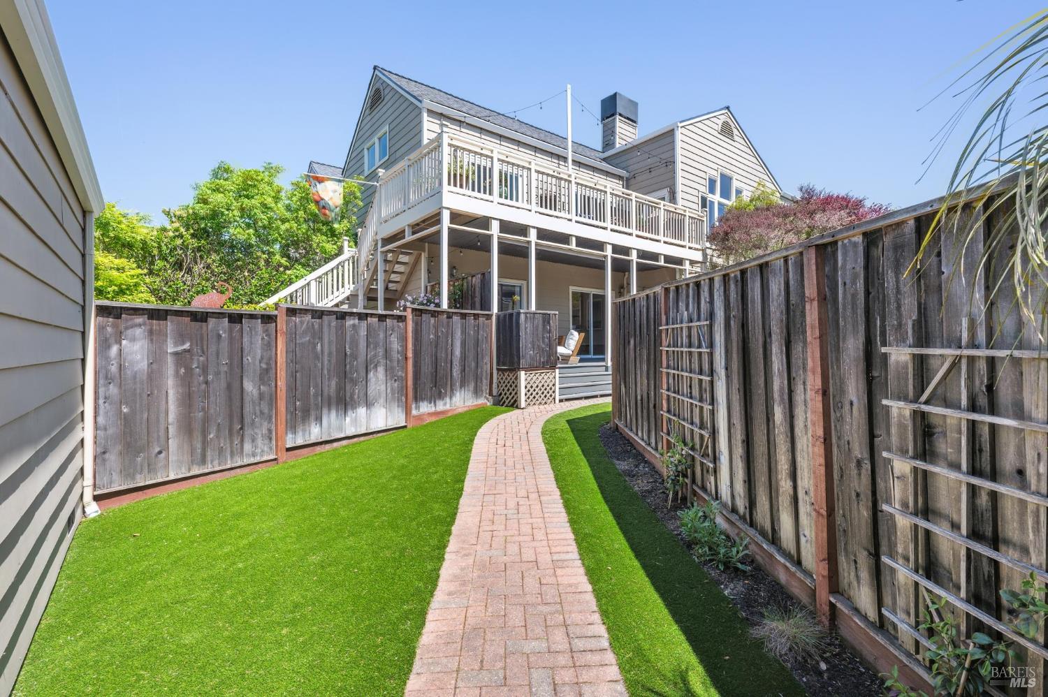 34 Creekside Ct