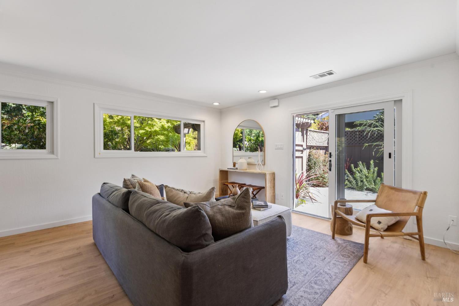 317 Holcomb Ave