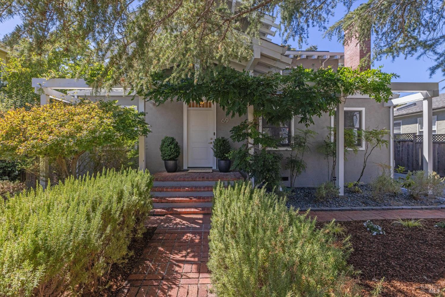 69 Broadmoor Ave