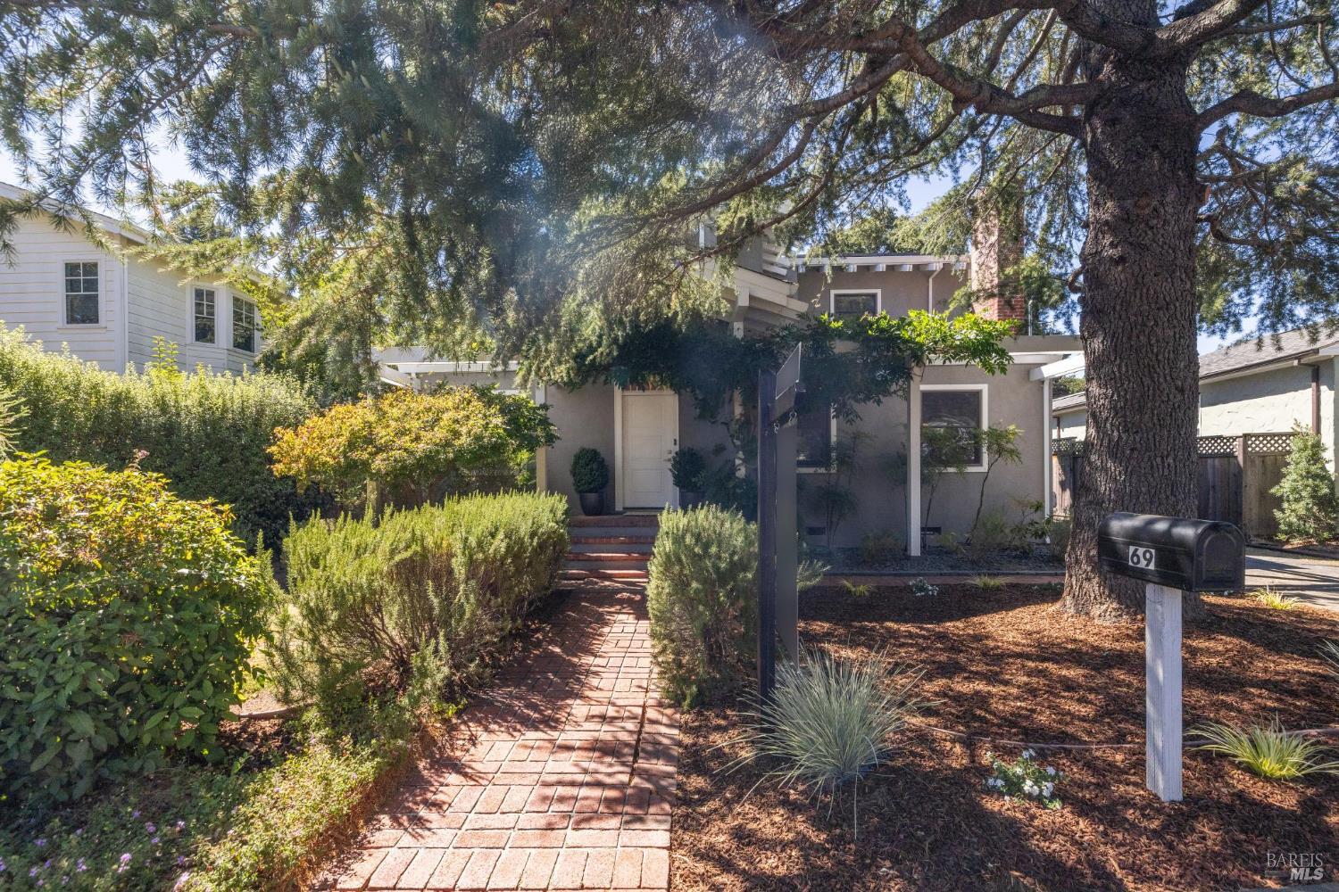 69 Broadmoor Ave