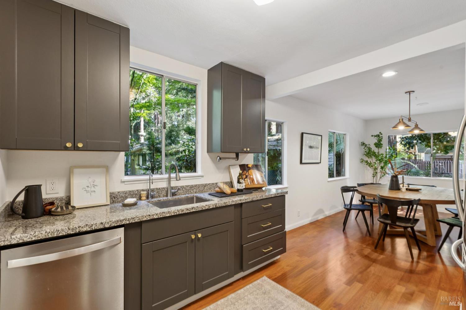 246 Madrone Ave