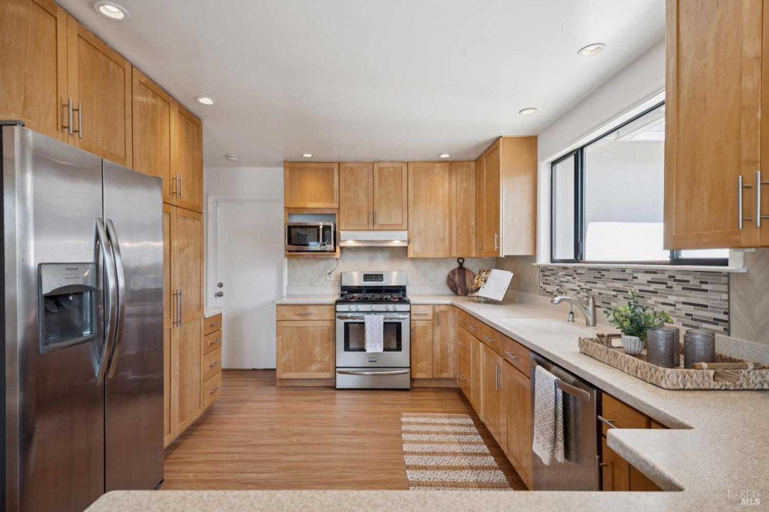 18 Chickasaw Ct