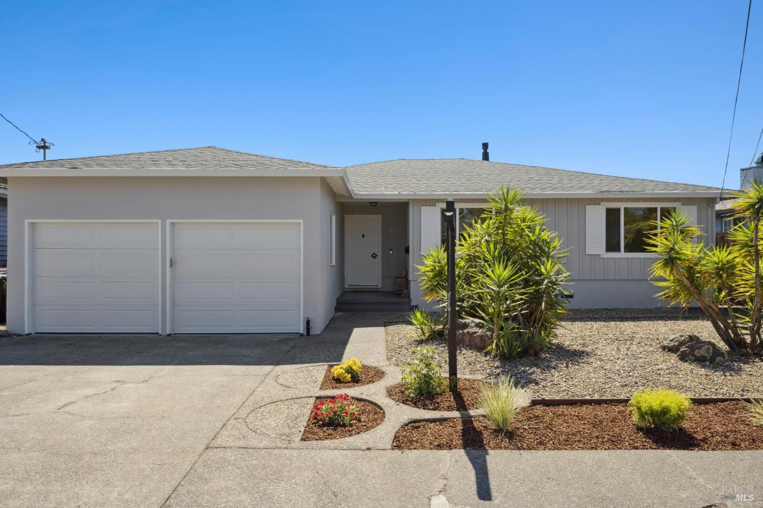 18 Chickasaw Ct