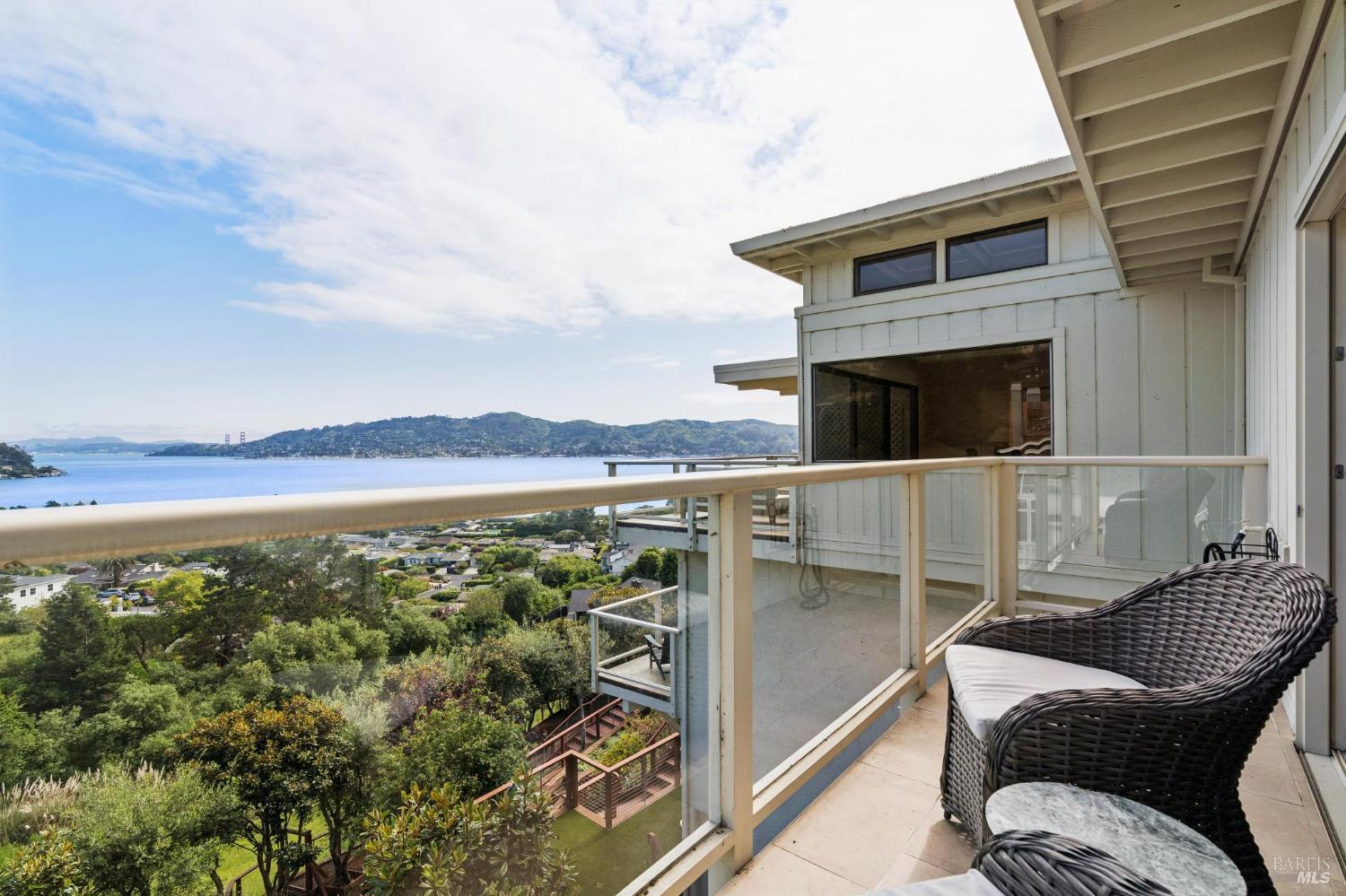 7 Francisco Vista Court