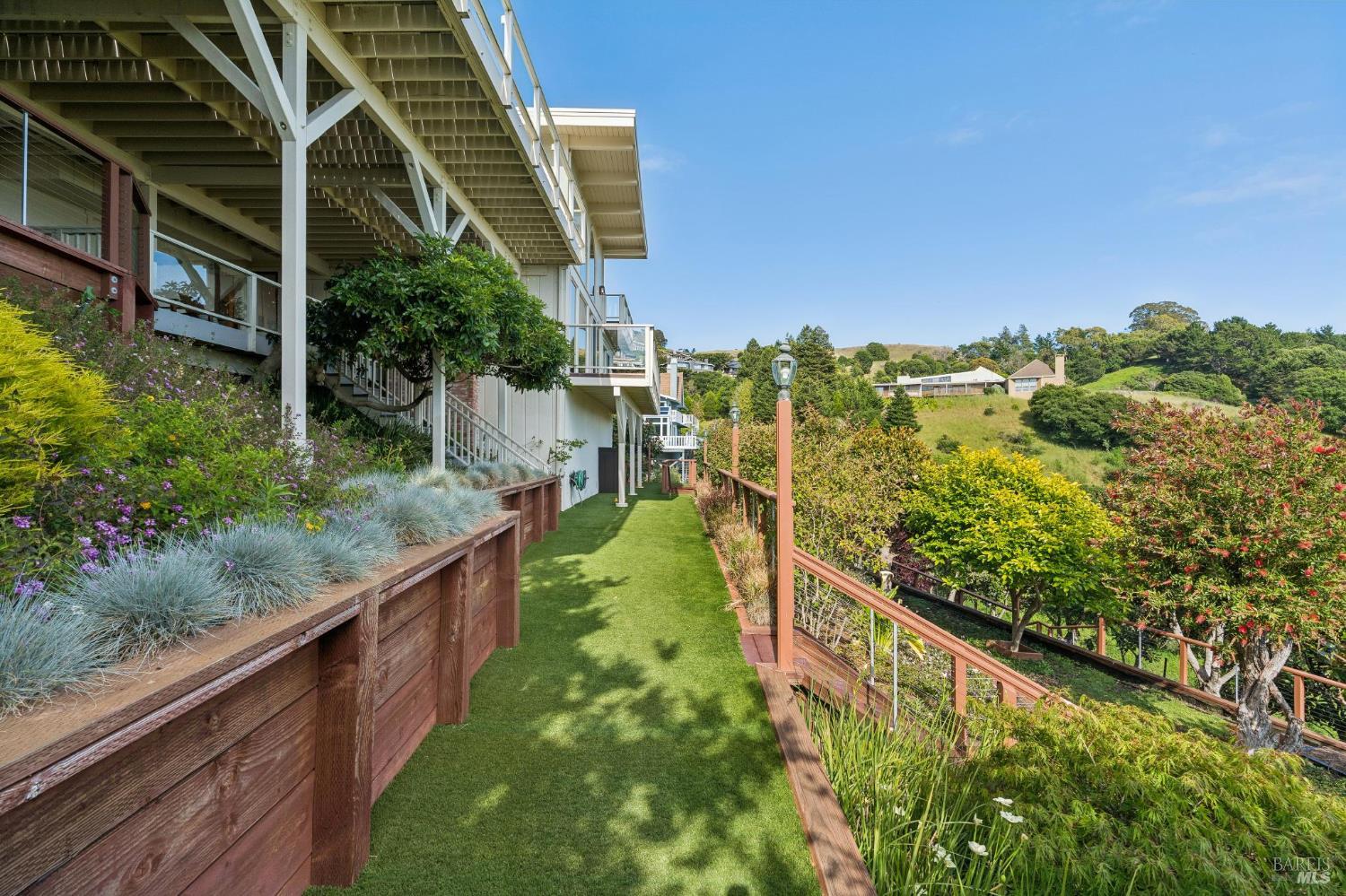 7 Francisco Vista Court