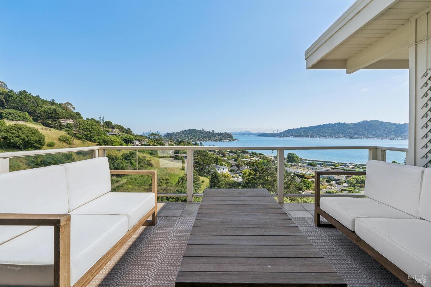 7 Francisco Vista Court
