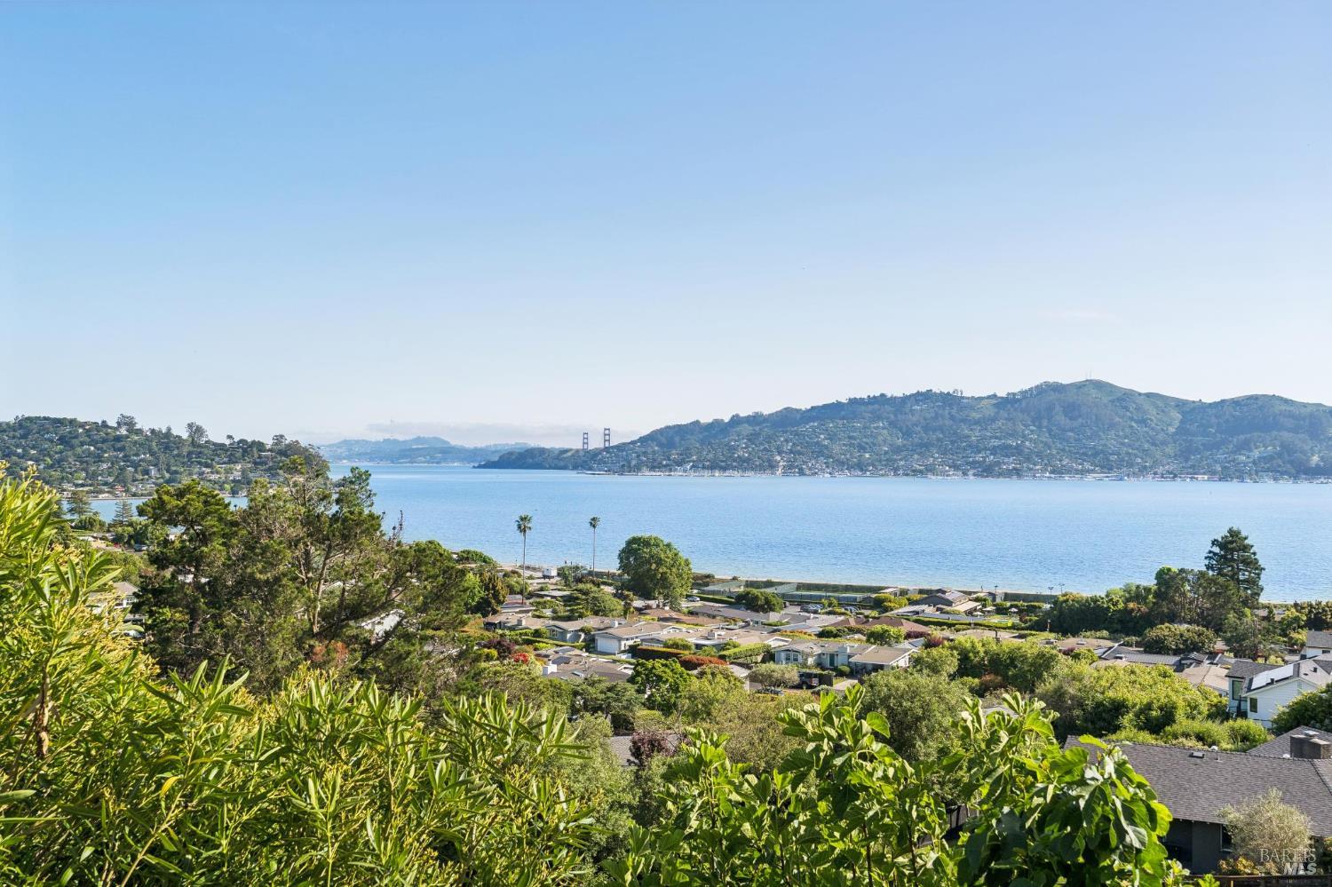 7 Francisco Vista Court