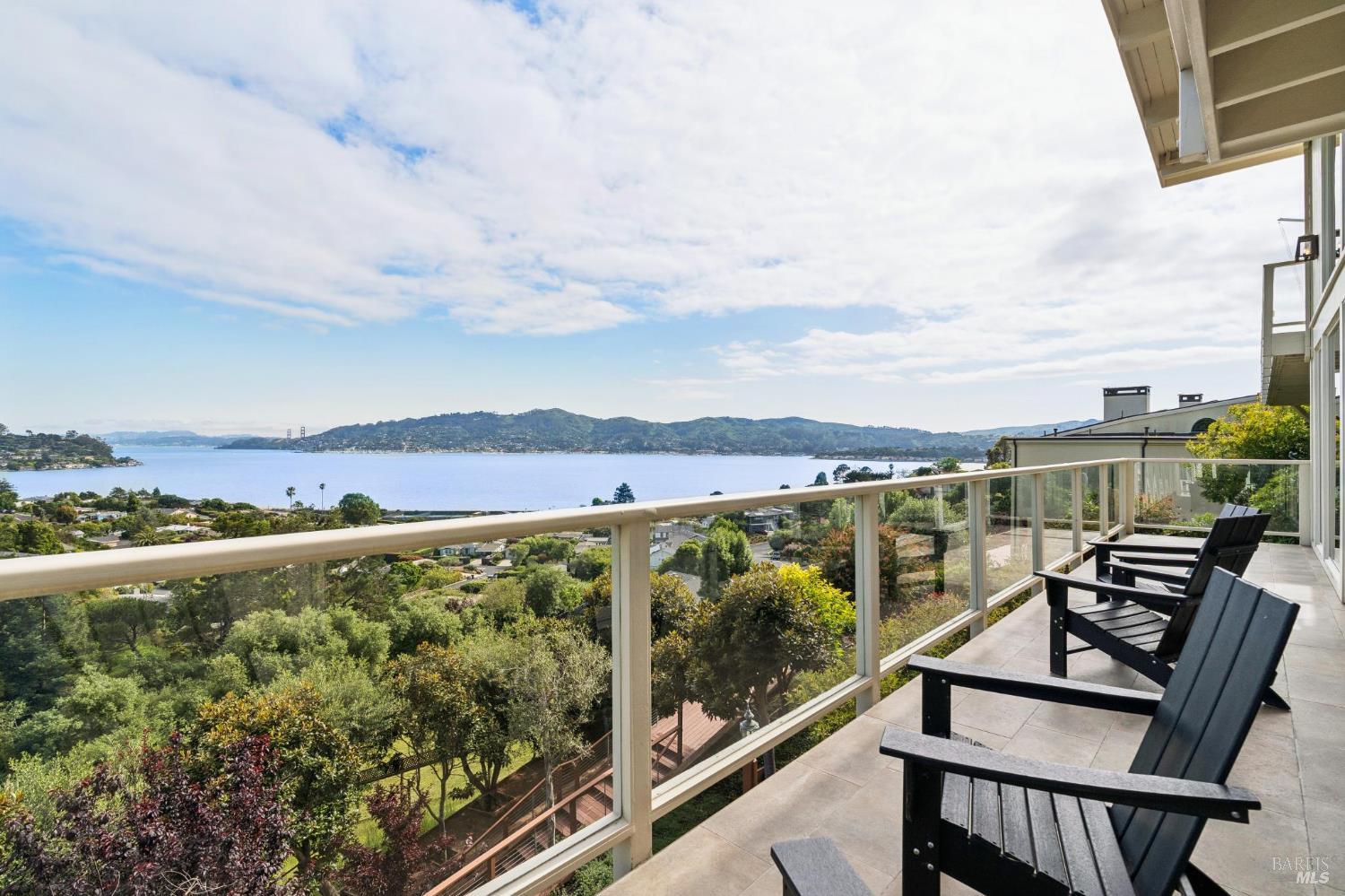 7 Francisco Vista Court