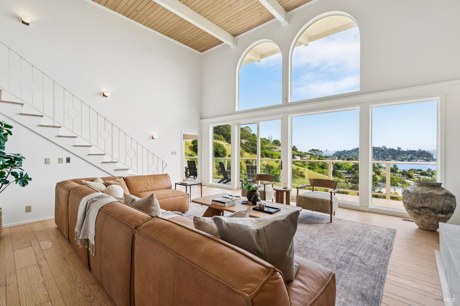 7 Francisco Vista Court