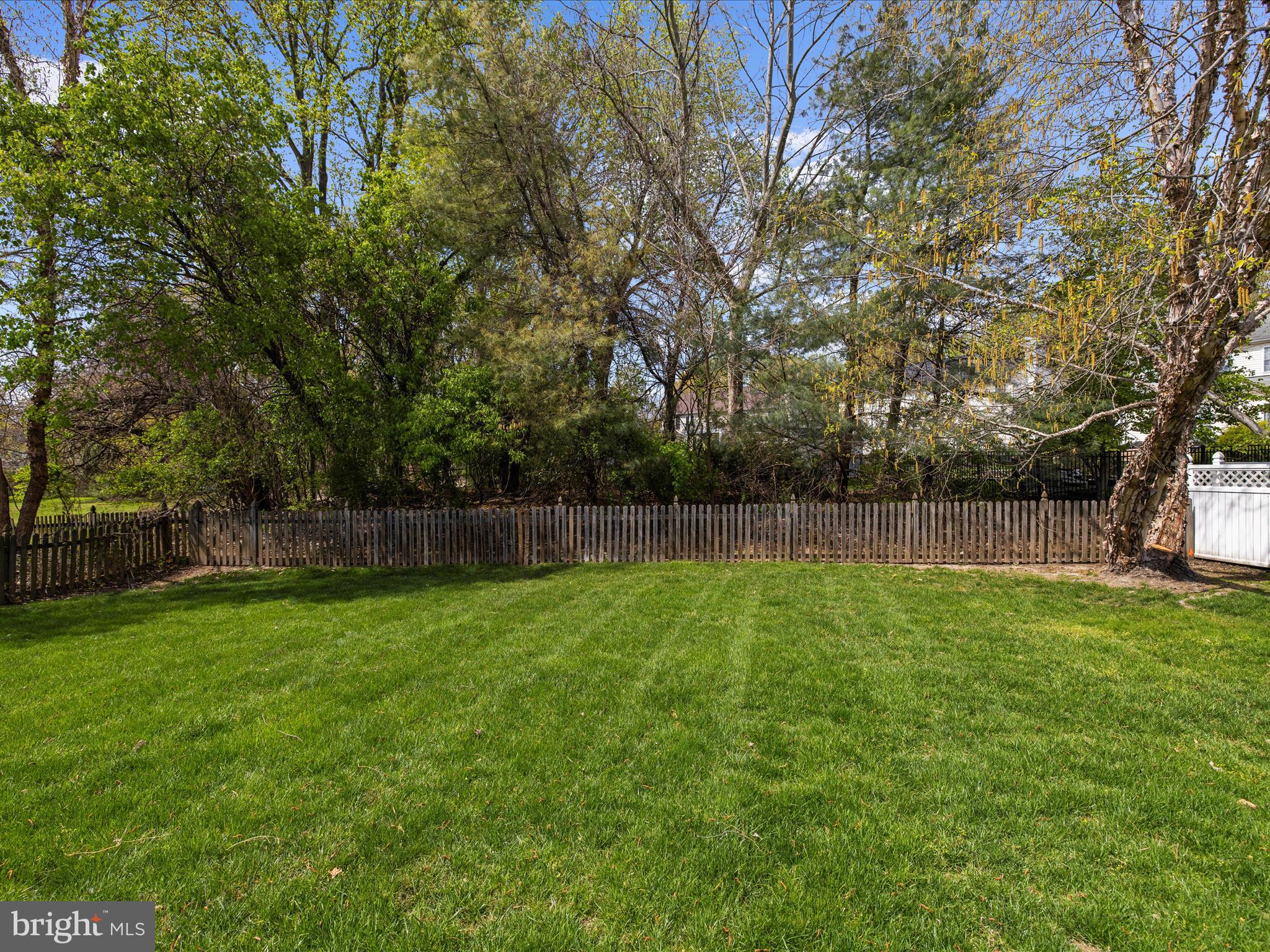 2406 VALLEY BROOK LANE