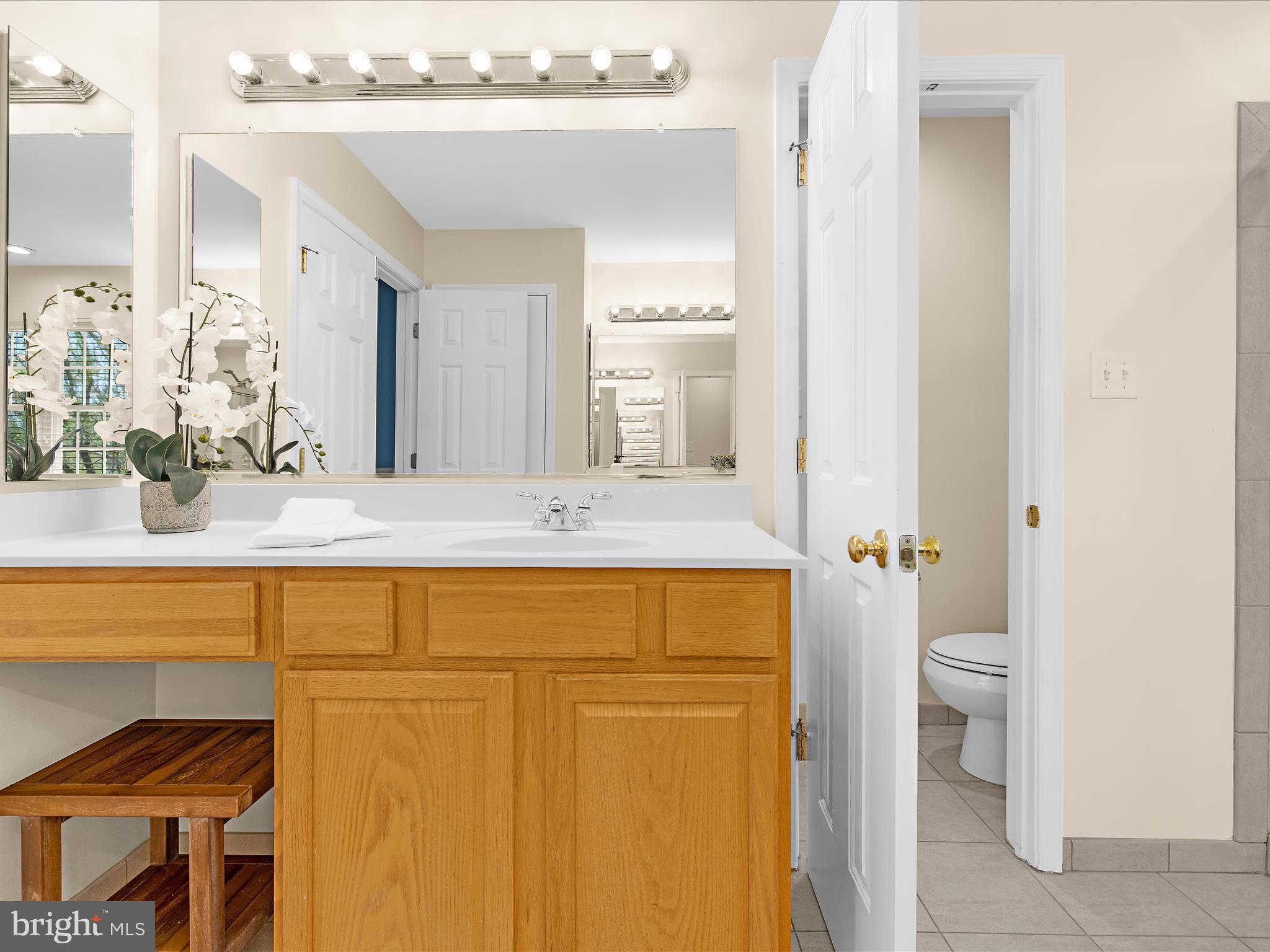 2406 VALLEY BROOK LANE