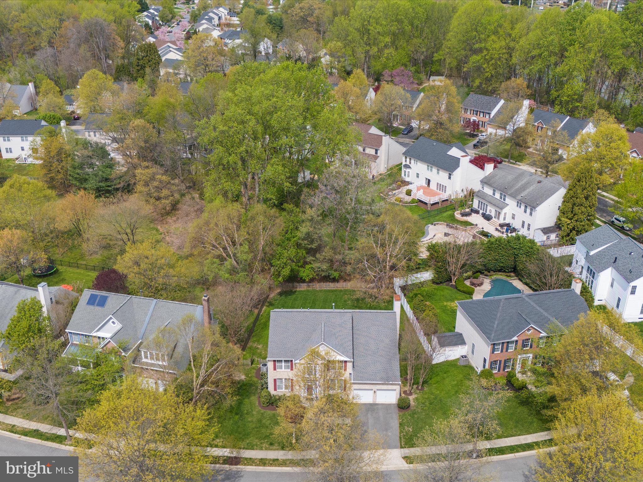 2406 VALLEY BROOK LANE