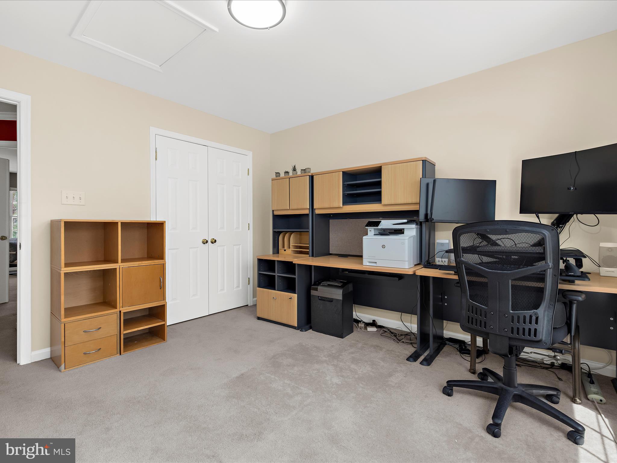 2406 VALLEY BROOK LANE