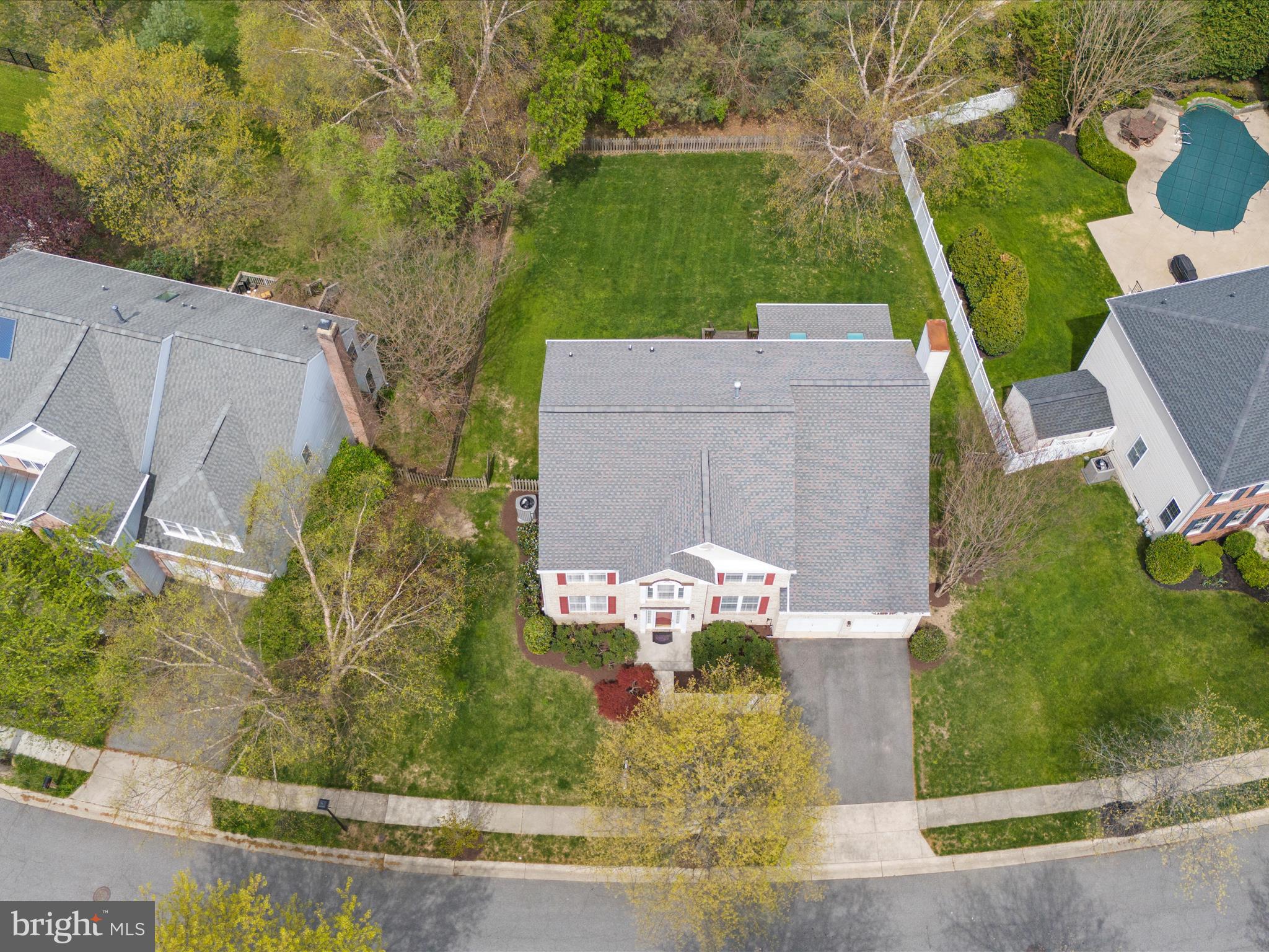 2406 VALLEY BROOK LANE