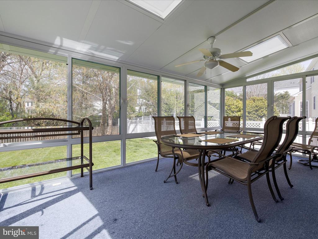 2406 VALLEY BROOK LANE