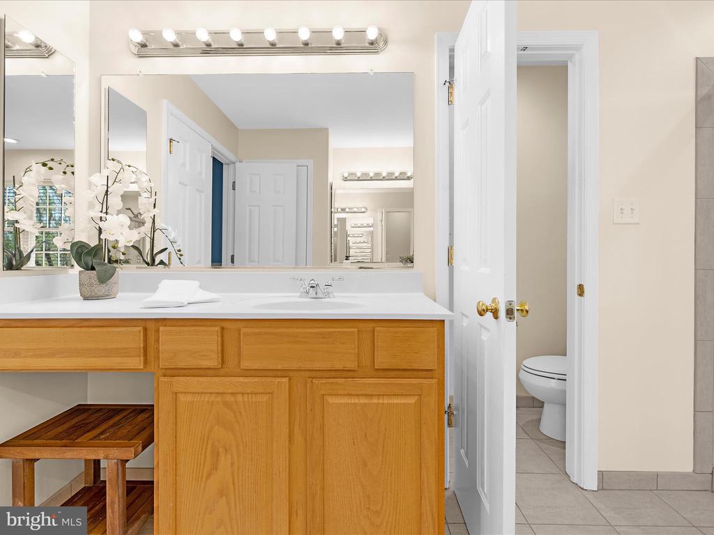 2406 VALLEY BROOK LANE