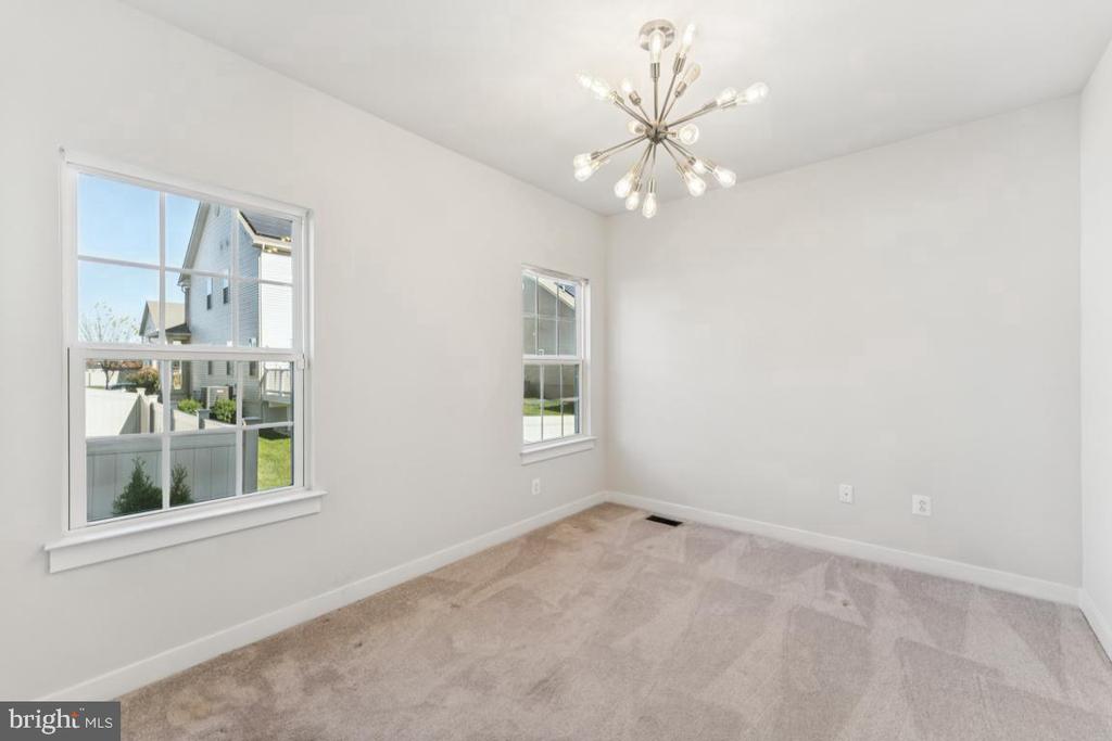 2598 SKEETER COURT
