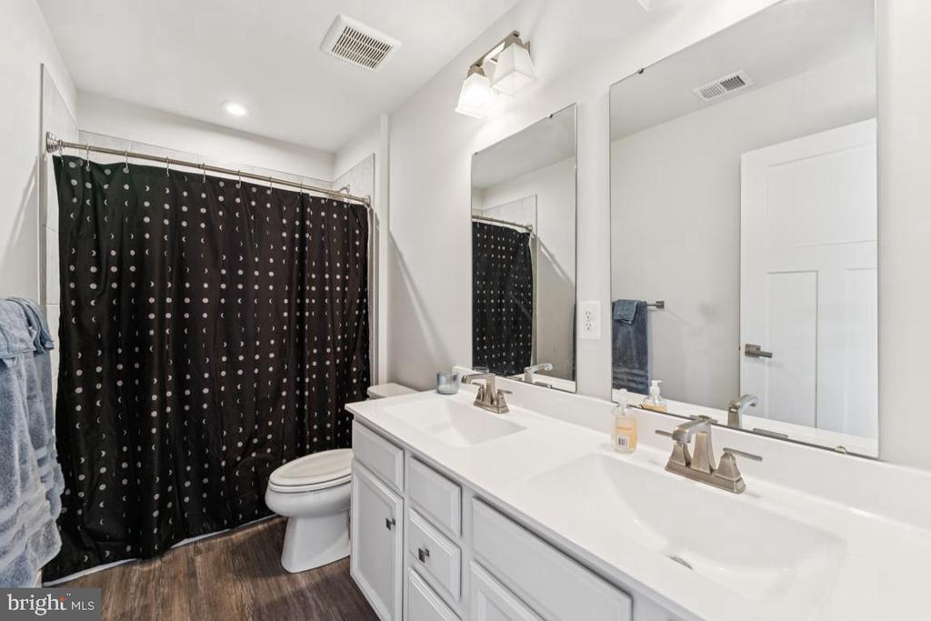 2598 SKEETER COURT