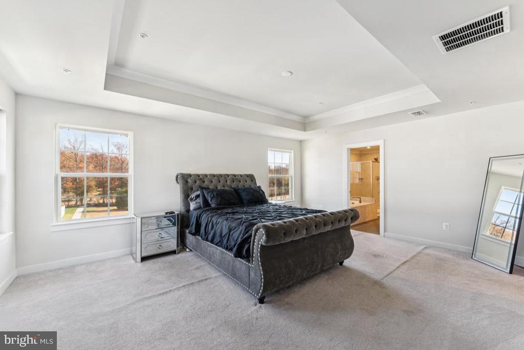 2598 SKEETER COURT