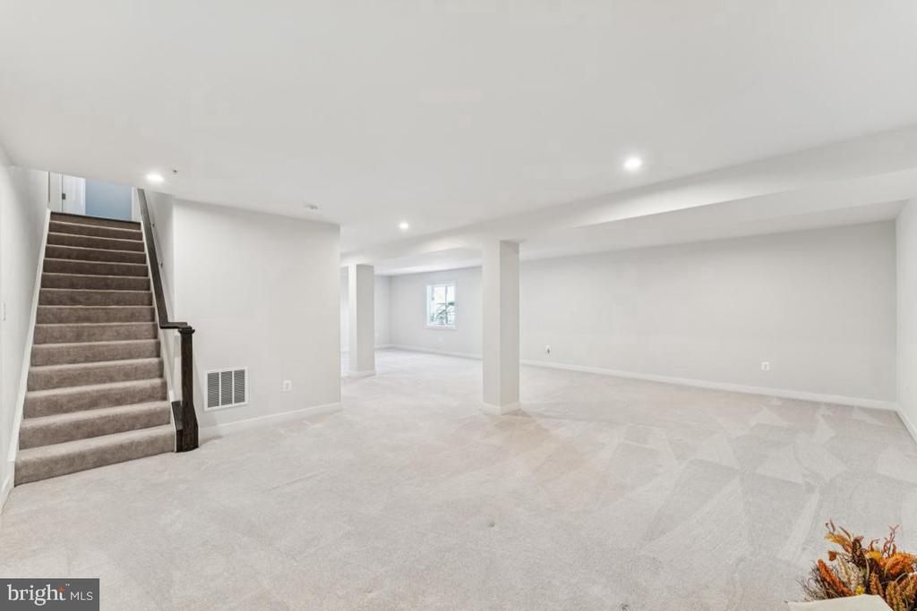 2598 SKEETER COURT