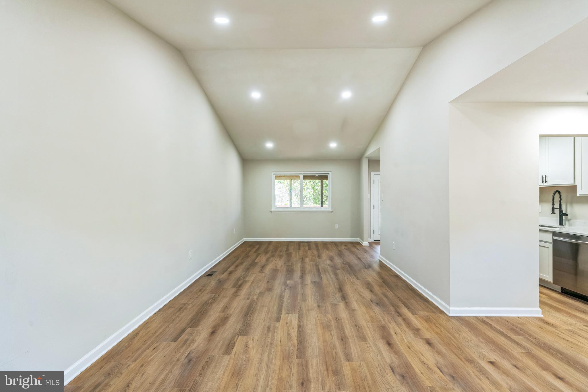 6203 BARROWFIELD COURT