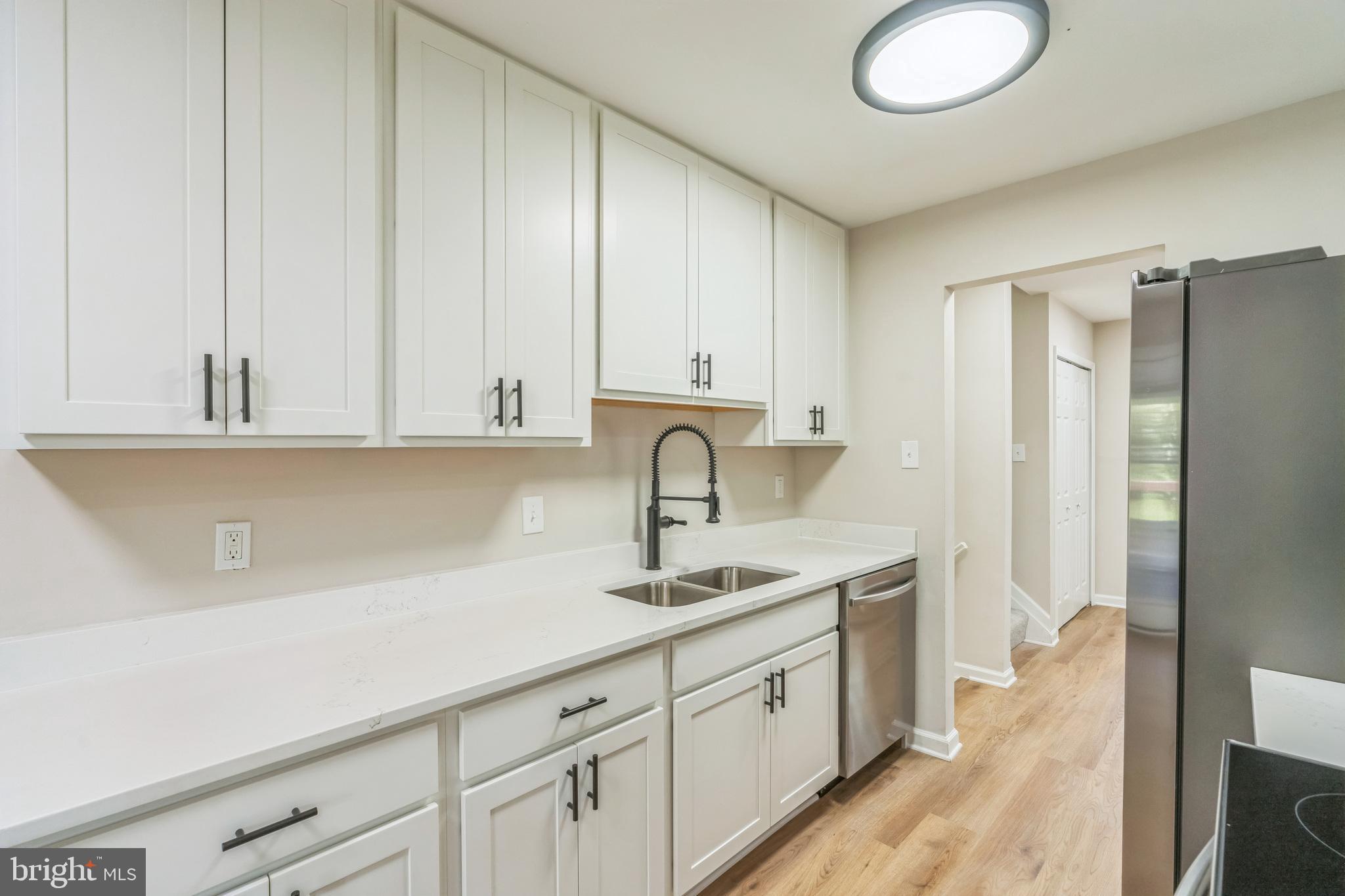 6203 BARROWFIELD COURT