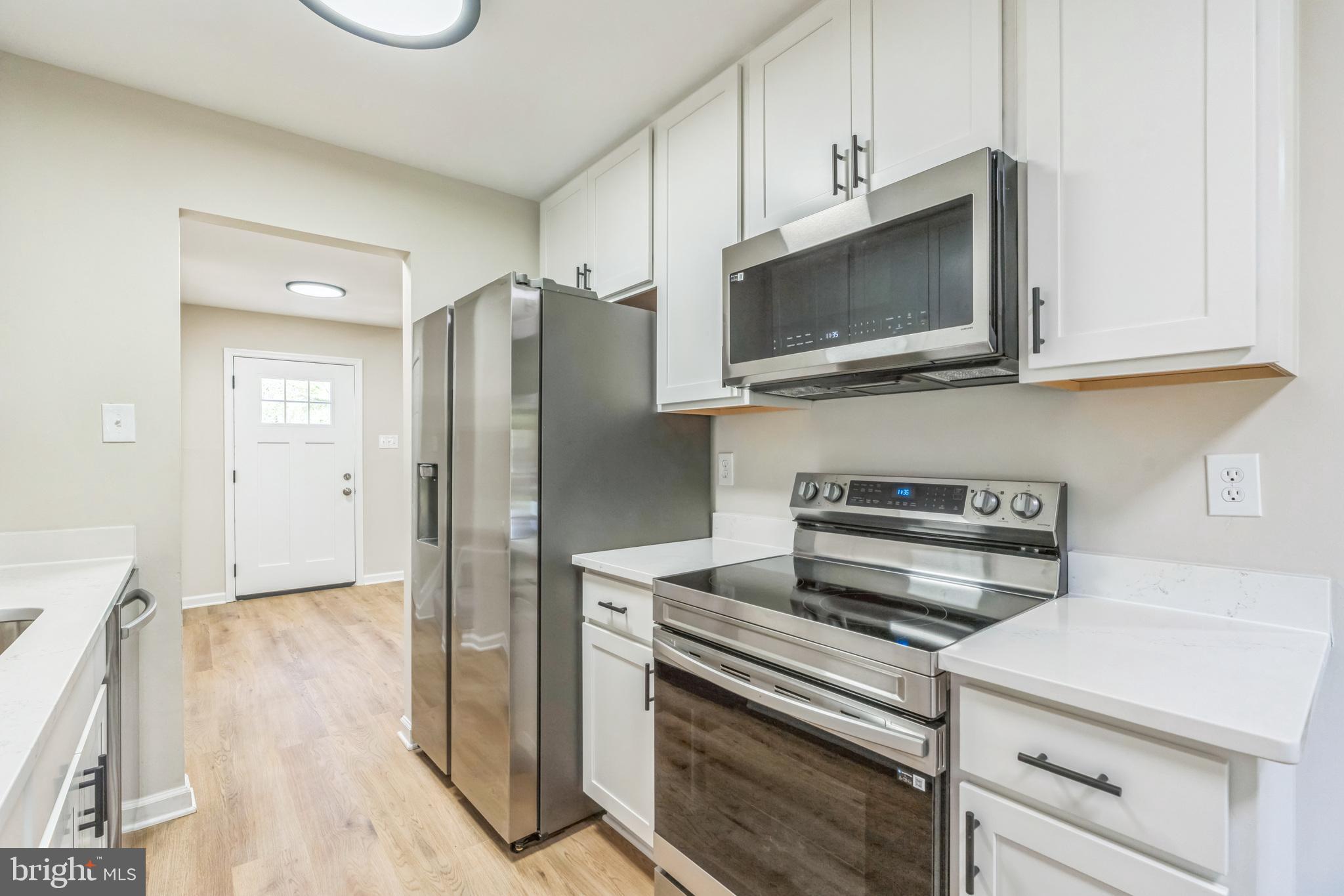6203 BARROWFIELD COURT