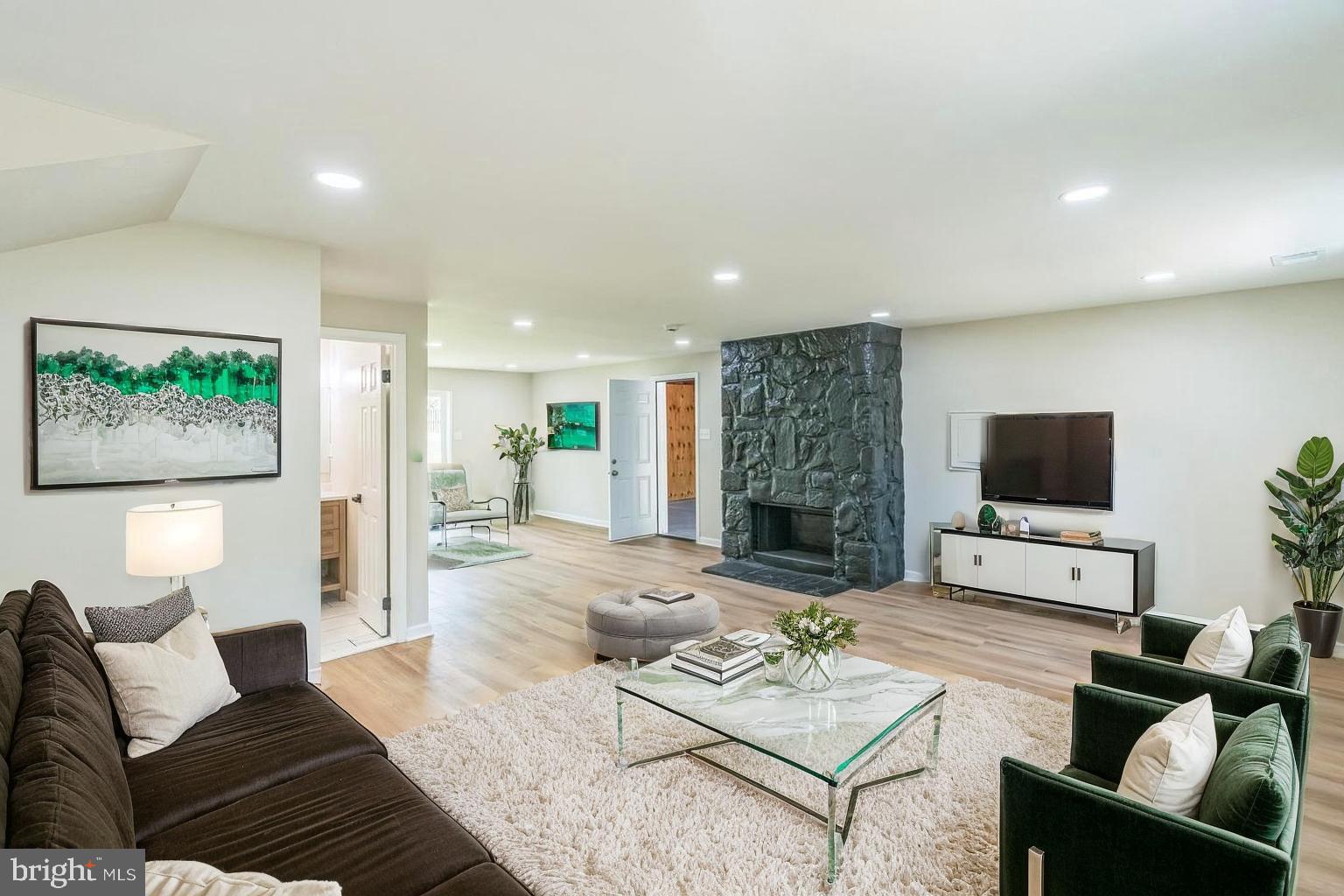 6203 BARROWFIELD COURT