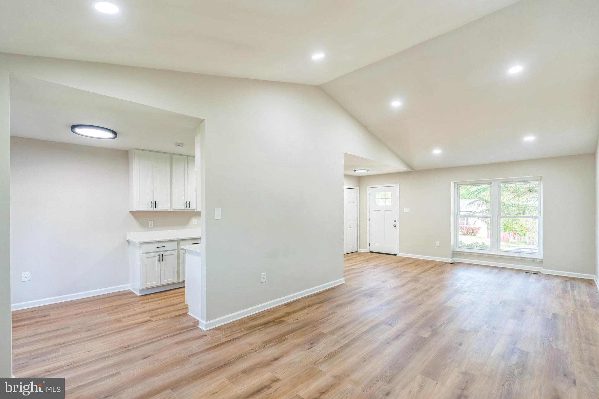 6203 BARROWFIELD COURT