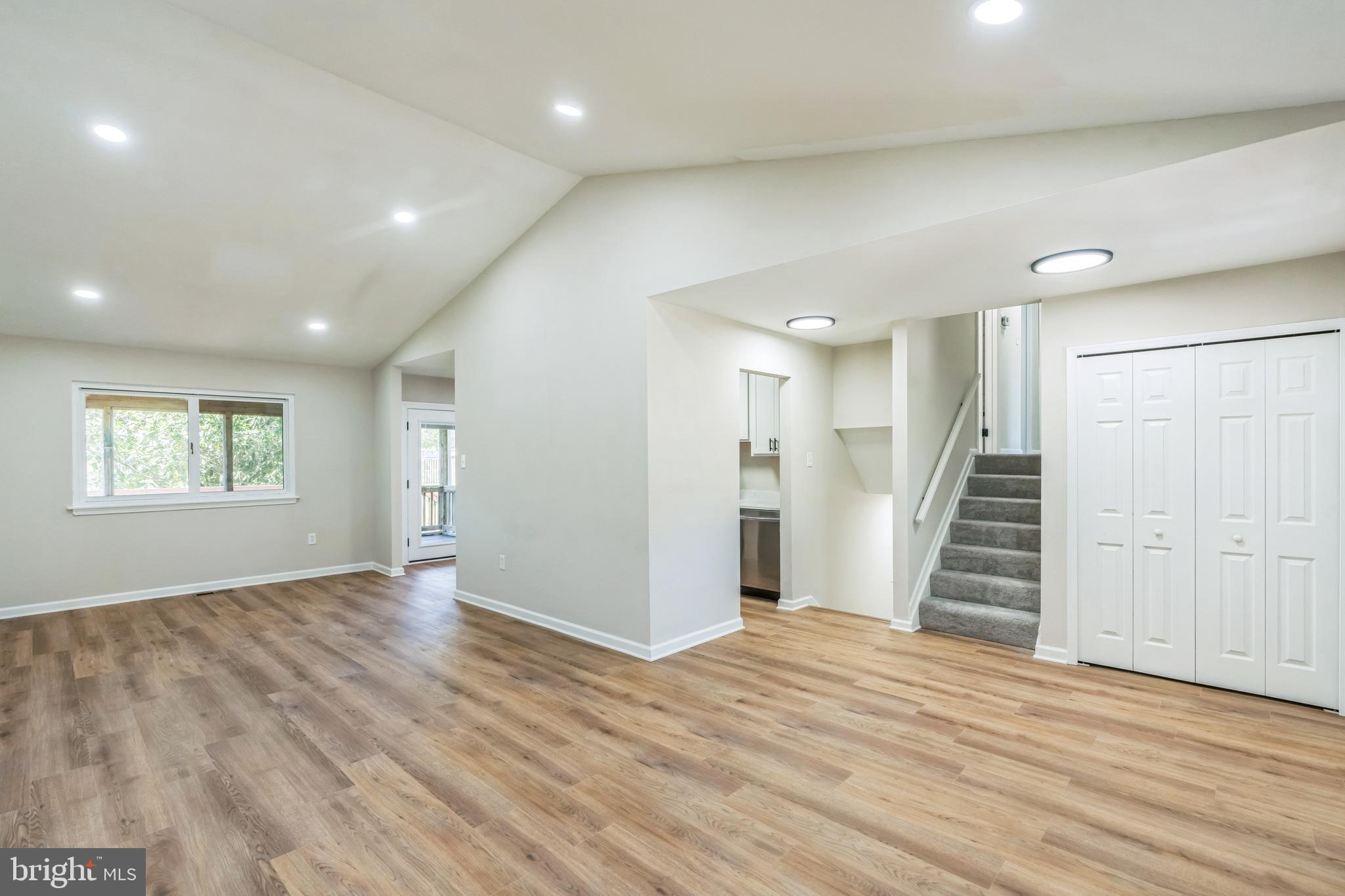 6203 BARROWFIELD COURT