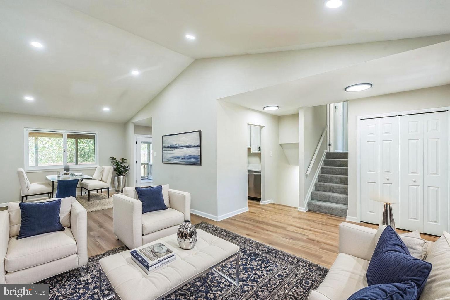 6203 BARROWFIELD COURT