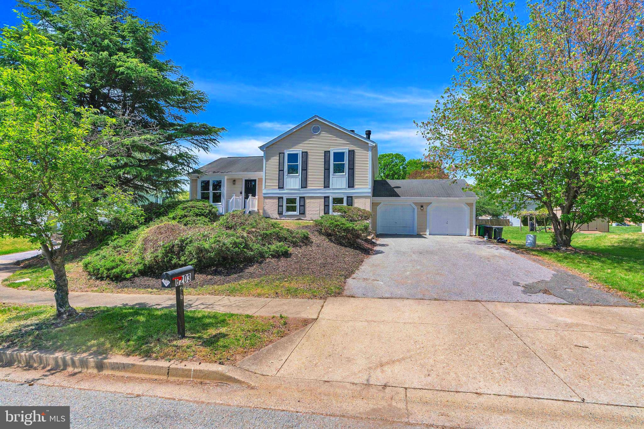 6203 BARROWFIELD COURT
