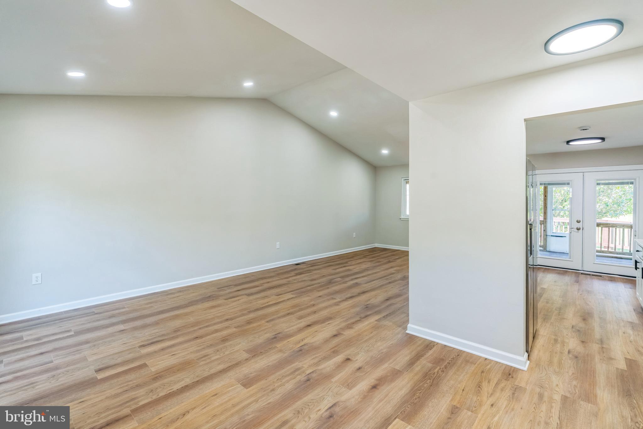 6203 BARROWFIELD COURT