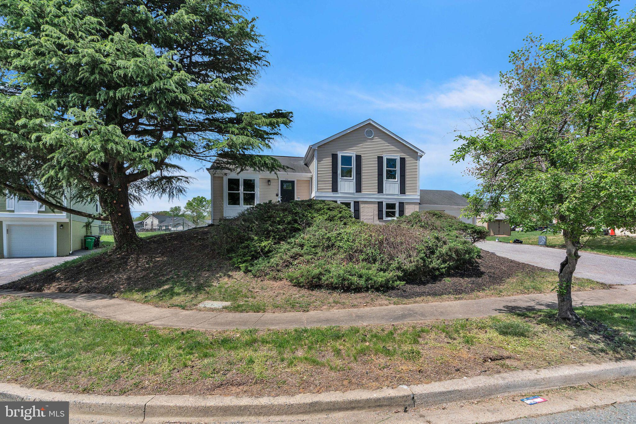 6203 BARROWFIELD COURT