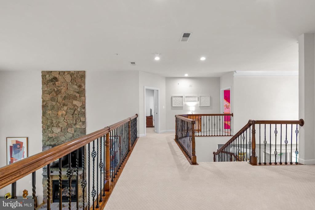 327 PANORA WAY