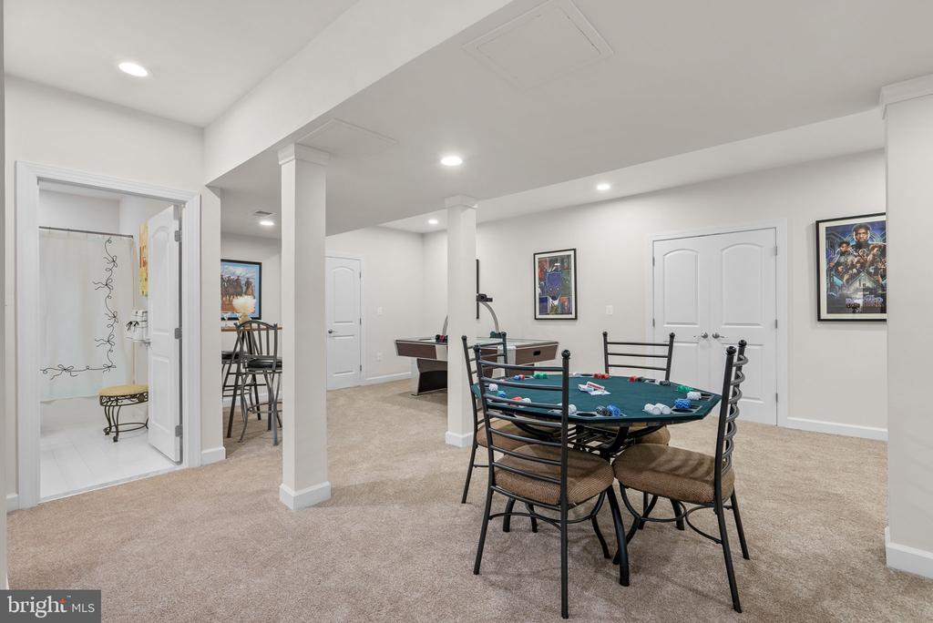 327 PANORA WAY