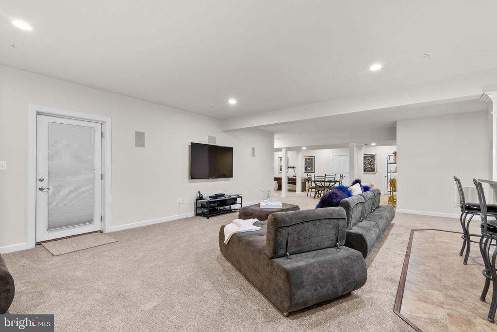 327 PANORA WAY