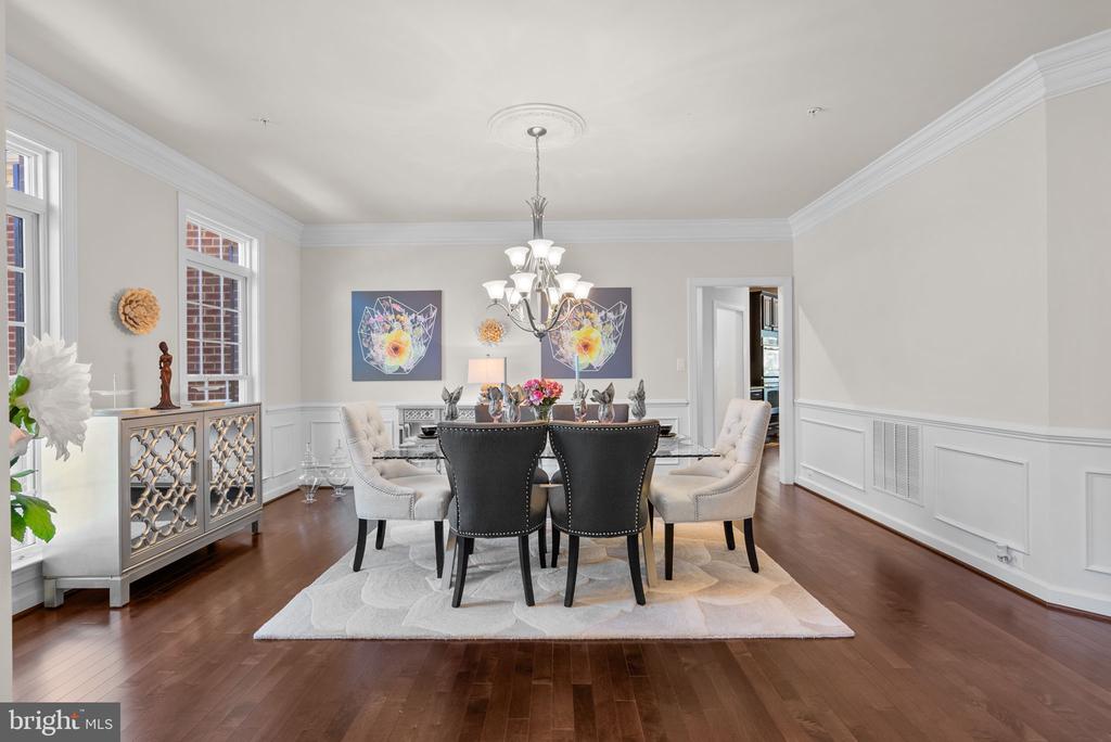 327 PANORA WAY