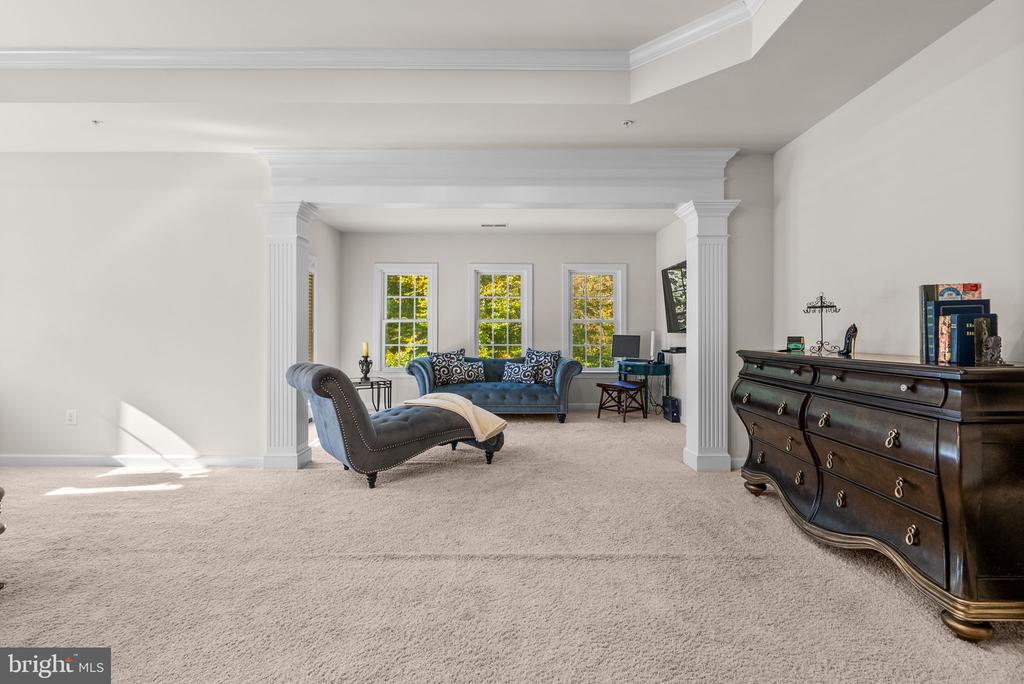327 PANORA WAY