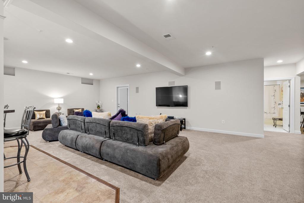 327 PANORA WAY