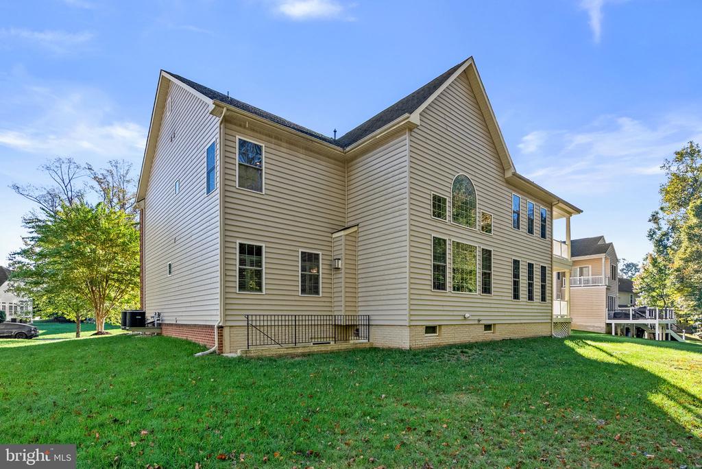 327 PANORA WAY