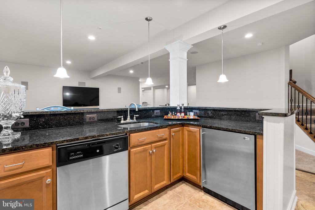 327 PANORA WAY
