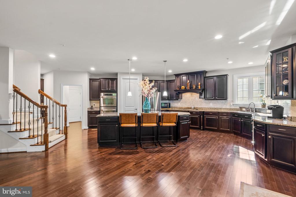 327 PANORA WAY