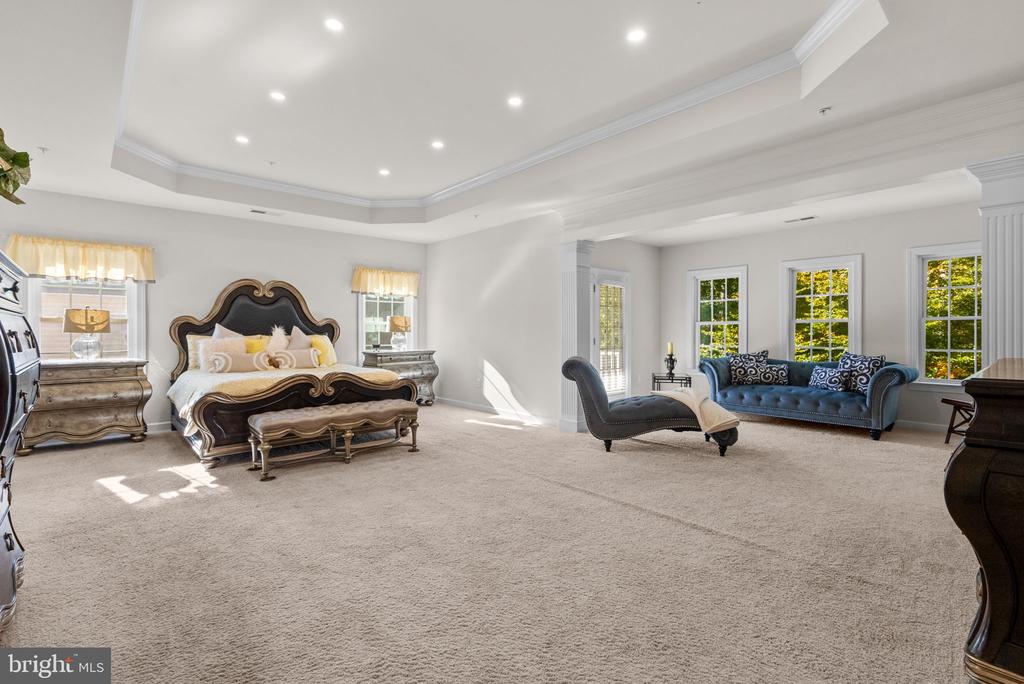 327 PANORA WAY