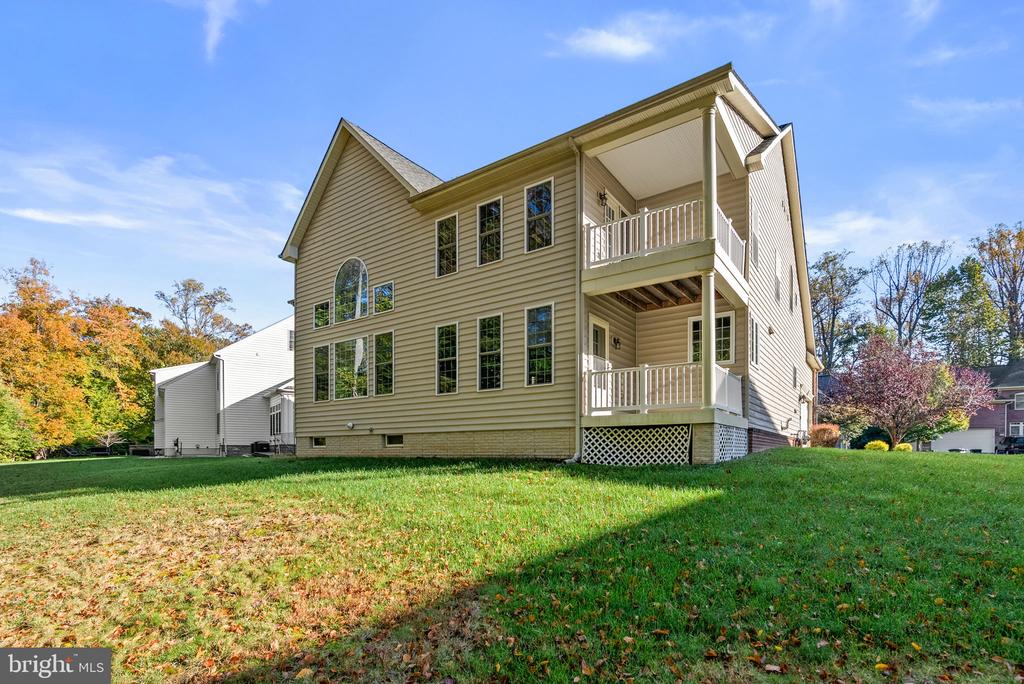 327 PANORA WAY