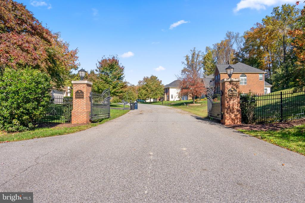 327 PANORA WAY