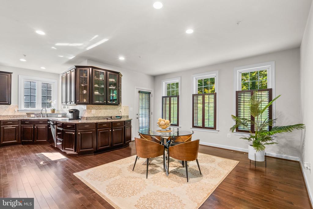 327 PANORA WAY