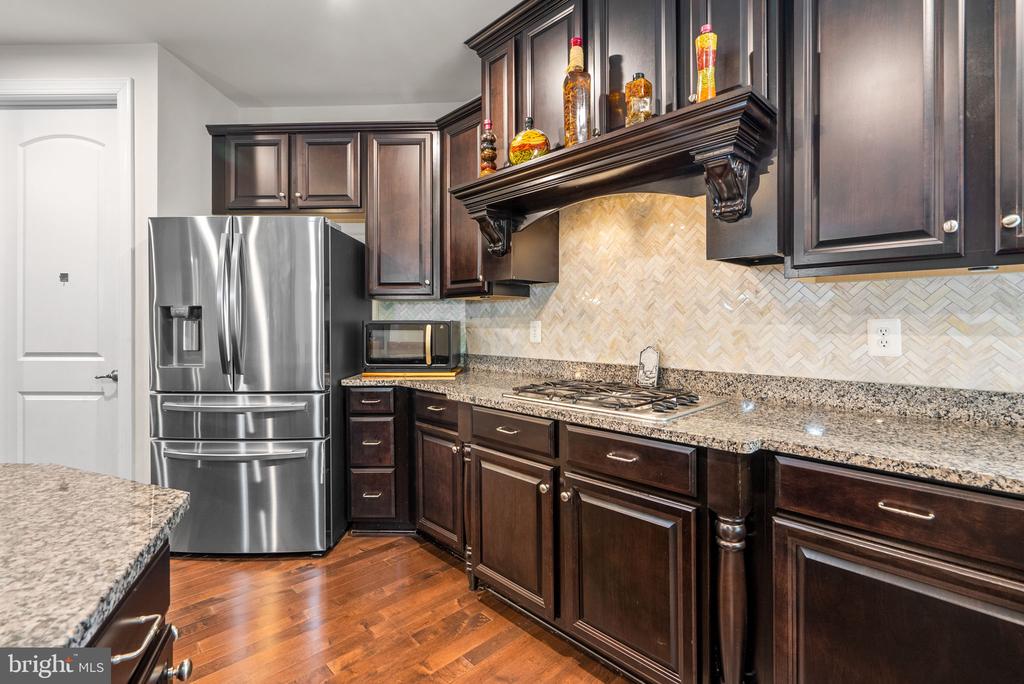 327 PANORA WAY